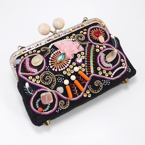 ビーズ刺繍がま口バッグ とっておきのがま口バッグ ウールガーゼ ビーズ刺繍 ブラック ビビッド