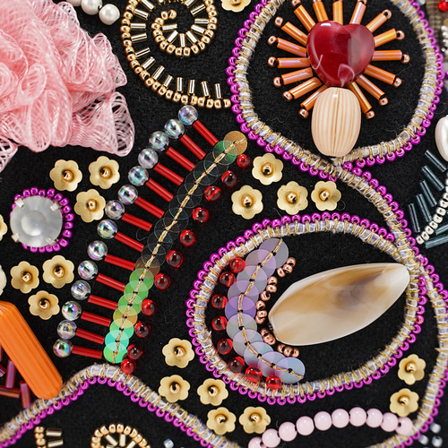 とっておきのがま口バッグ ウールガーゼ ビーズ刺繍 ブラック ビビッド