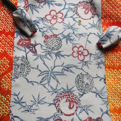 ７４８１　絞りと花柄の着物で作った巾着袋　＃送料無料 6枚目の画像