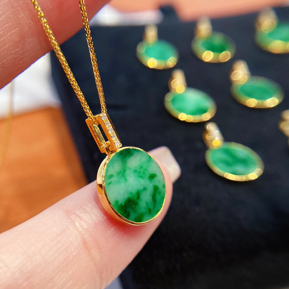 天然ダイヤモンド付きヒスイペンダントk18 ネックレス・ペンダント  