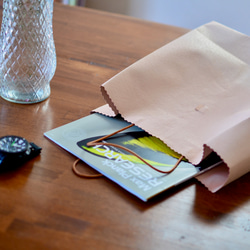 アウトレット一点限り　紙袋風本革トートバッグ ショップバッグ風　A4サイズが入る買い物袋　レザー　ヌメ革ナチュラル 1枚目の画像