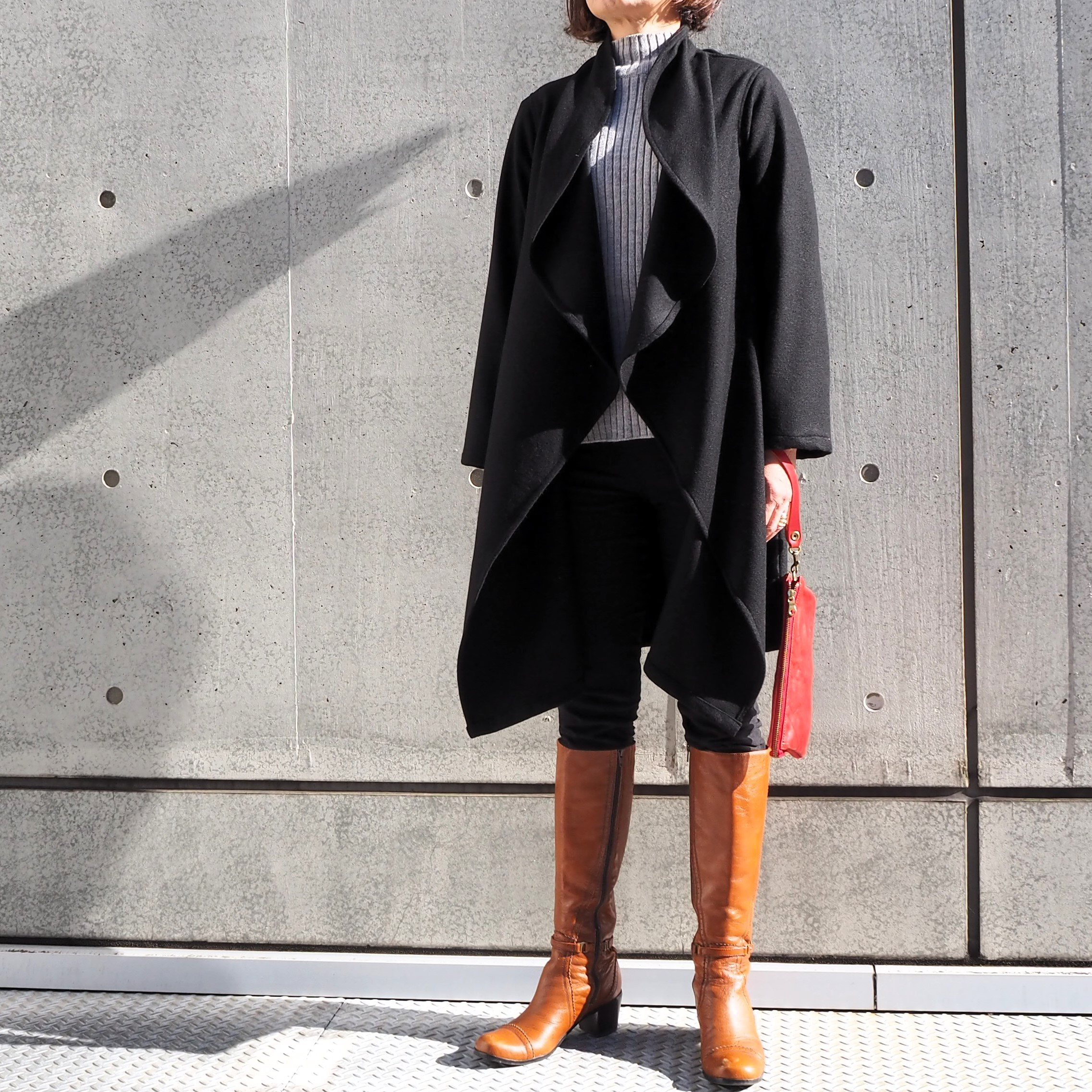 ウールニットブラック　　　前ドレープコーディガン