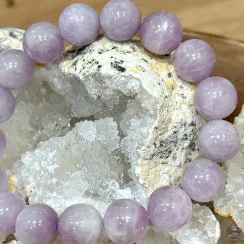 9月誕生石✴︎クンツァイトブレスレット・:*+.12ミリ