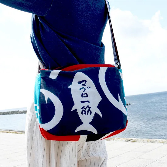 ★1点物ハンドメイド作家さんの鮪ショルダーバッグ★ ☆1点物ハンドメイド作家さんの鮪ショルダーバッグ☆