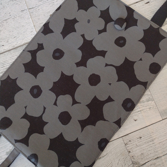 レビューブックカバー 北欧花柄 グレー×ブラック 3枚目の画像