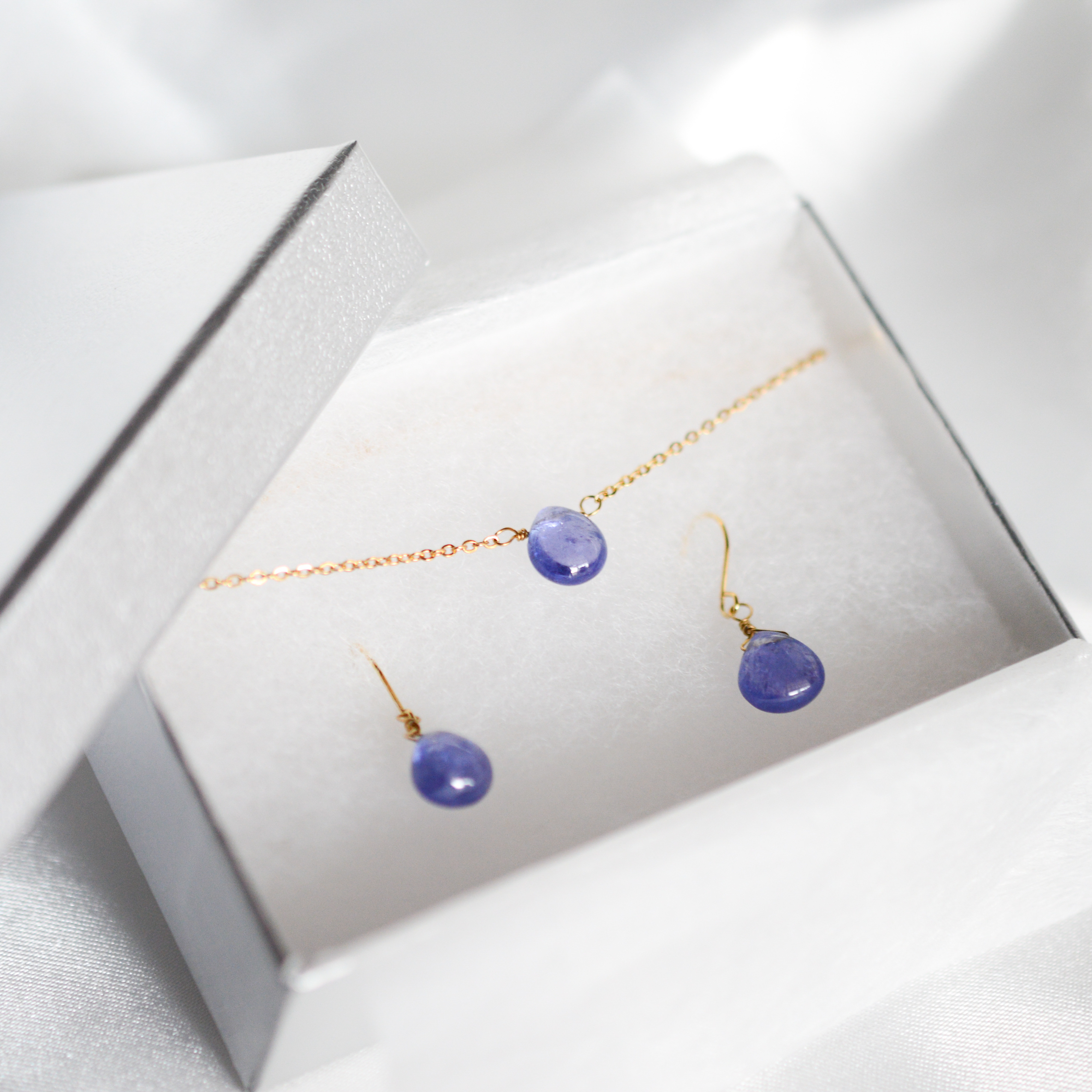 【タンザナイトのネックレス&フックピアス】7mm / 青紫 / 天然石 / サージカルステンレス / 金属アレルギー対応