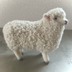 羊毛フェルト　羊のぬいぐるみ 6枚目の画像