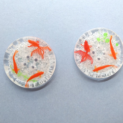 手描きタイプ　金魚　アクアリウム　ボタン　2個セット 3枚目の画像