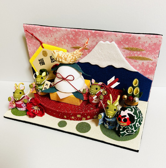 ちりめん細工「お正月干支の辰さんと富士山」 2枚目の画像