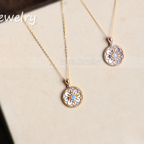18K 18金 真珠母貝 ペンダントトップ ダイヤモンド チャーム 18K 18金 真珠母貝 ペンダントトップ ダイヤモンド チャーム