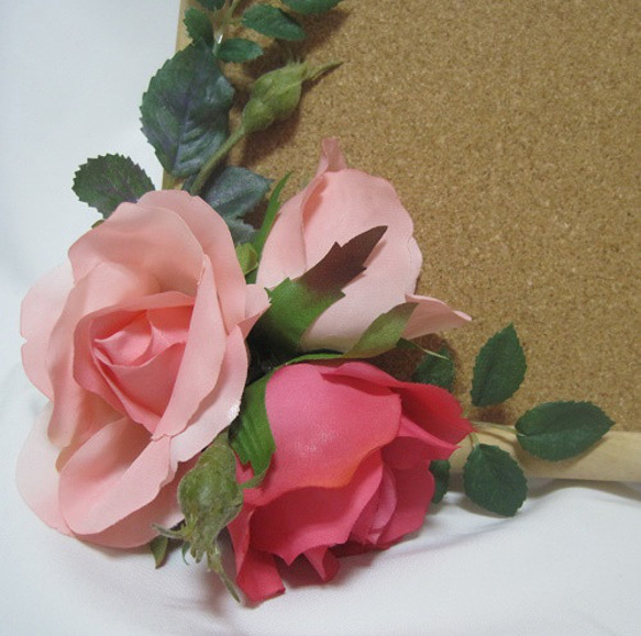 ウェルカムボード装花。生花みたいで高品質な造花使用。ウェディングやインテリアに 5枚目の画像