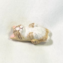 爆睡猫の置物(ペルシャ猫　キジトラ白猫　茶トラ白猫　ハチワレ猫) 3枚目の画像