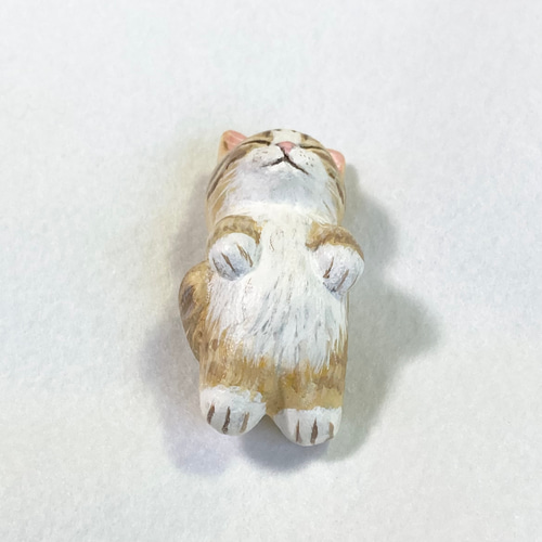 南米アルゼンチン 作家物 ハチワレ 猫の置物 黒と白 陶器製