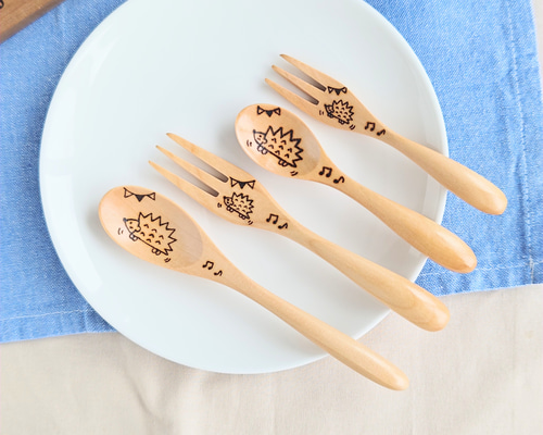 サイズが選べる】名入れ可能！ハリネズミ スプーン＆フォークセット