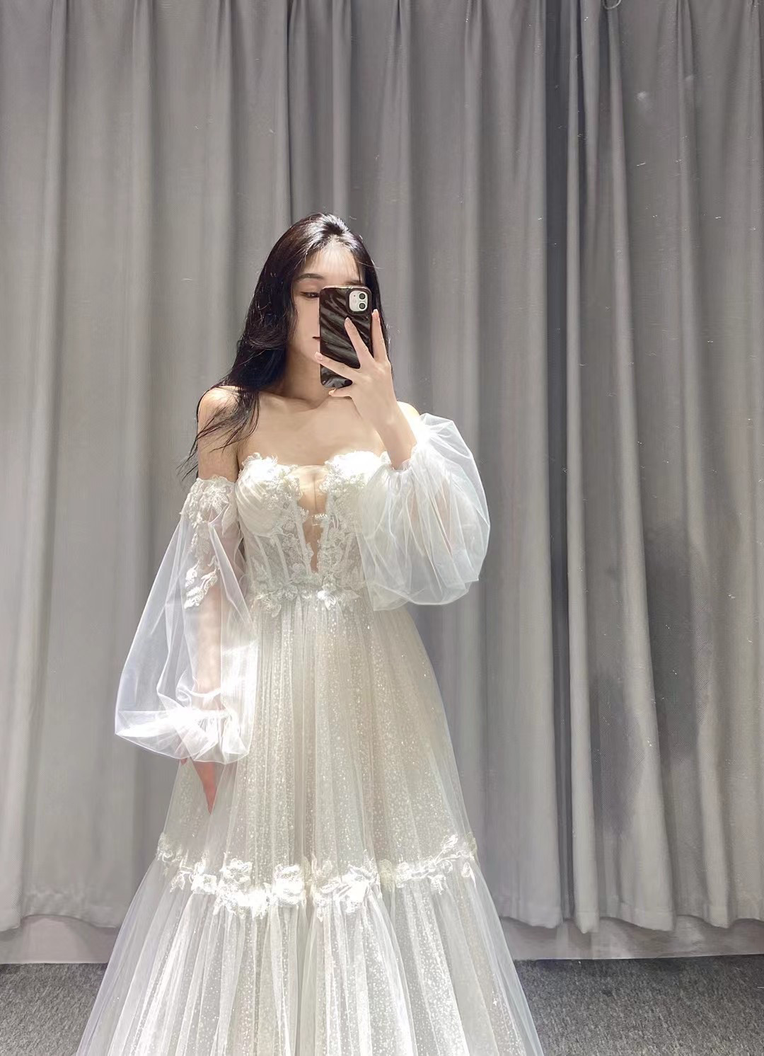 高級感！柔らかいチュール　きらきら☆彡　長袖　二の腕を隠せる　オフショルダー　サイズオーダー可能　繊細な花レース結婚式