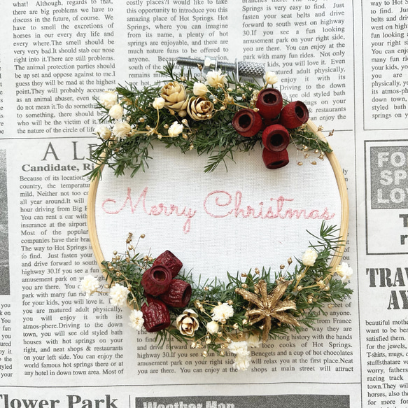 【刺繍枠 × プリザーブドフラワー】Christmas wreathe風 -merry- 1枚目の画像