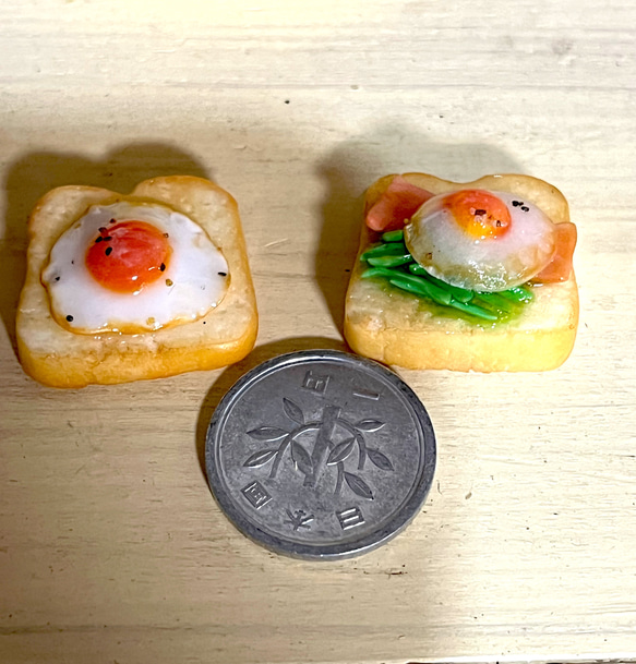 ミニチュア　目玉焼きパン2個セット 1枚目の画像