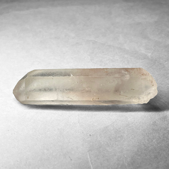 madagascar crystal rough point：channeling / マダガスカル産水晶ラフポイントC 2枚目の画像