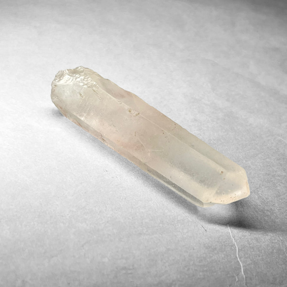 madagascar crystal rough point：channeling / マダガスカル産水晶ラフポイントC 4枚目の画像