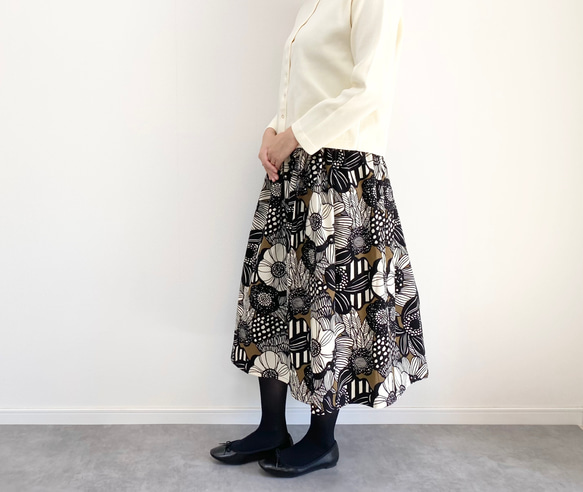 ♦︎特集掲載♦︎ライトブラウン♦︎ノルディックフラワー　コーデュロイのギャザースカート 2枚目の画像