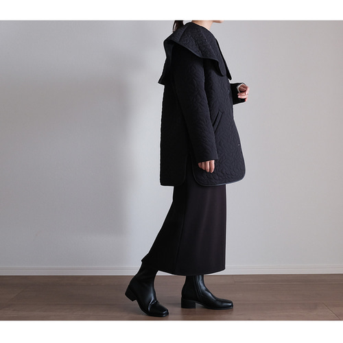 Ella キルティングケープコート (黒) ¥33,000 （eLLa_webshop 