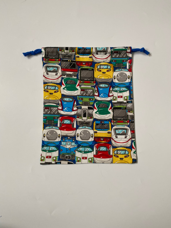 電車フェイス柄⭐︎100〜110子供エプロン、三角巾、巾着の３点セット　 8枚目の画像