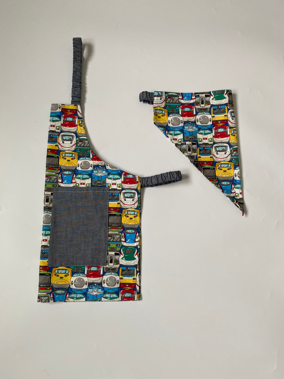 電車フェイス柄⭐︎100〜110子供エプロン、三角巾、巾着の３点セット　 2枚目の画像