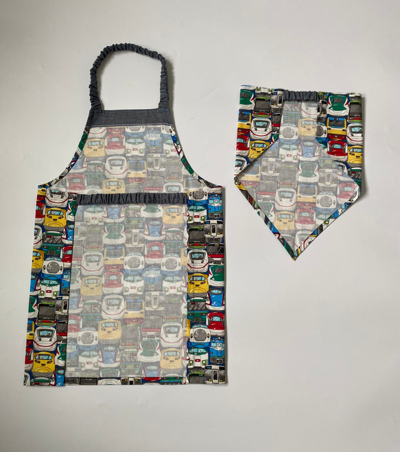 電車フェイス柄⭐︎120〜130子供エプロン、三角巾、巾着の３点セット　 4枚目の画像