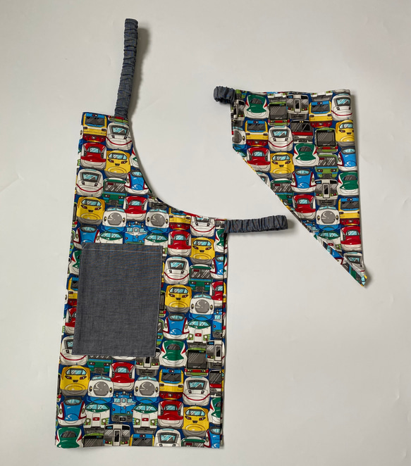 電車フェイス柄⭐︎120〜130子供エプロン、三角巾、巾着の３点セット　 3枚目の画像