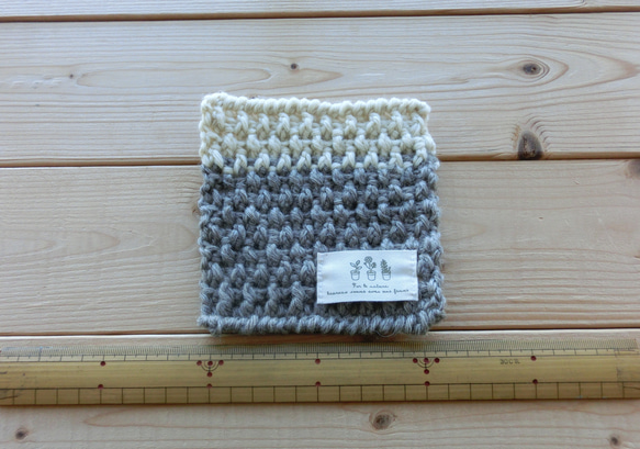 ◆ナチュラルウールで編む◆＊＊two-tone wool coaster（ウール　コースター）＊＊ 2枚目の画像