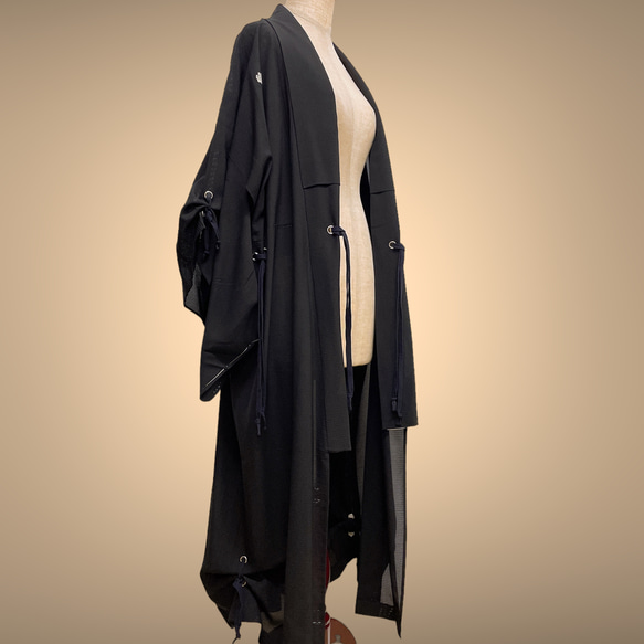 際立つ黒の品格作務衣コート 着物リメイク 羽織 重ね着 アウター 作務衣 撮影 書道家 陶芸 和装コート 黒 N606 11枚目の画像