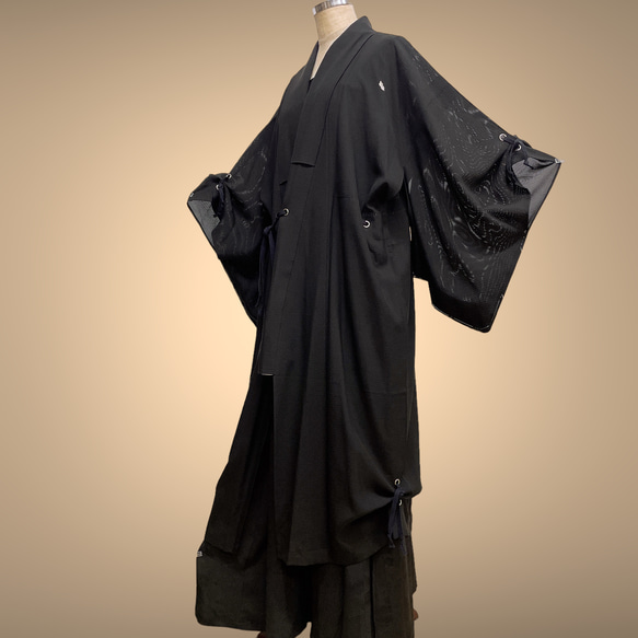 際立つ黒の品格作務衣コート 着物リメイク 羽織 重ね着 アウター 作務衣 撮影 書道家 陶芸 和装コート 黒 N606 10枚目の画像