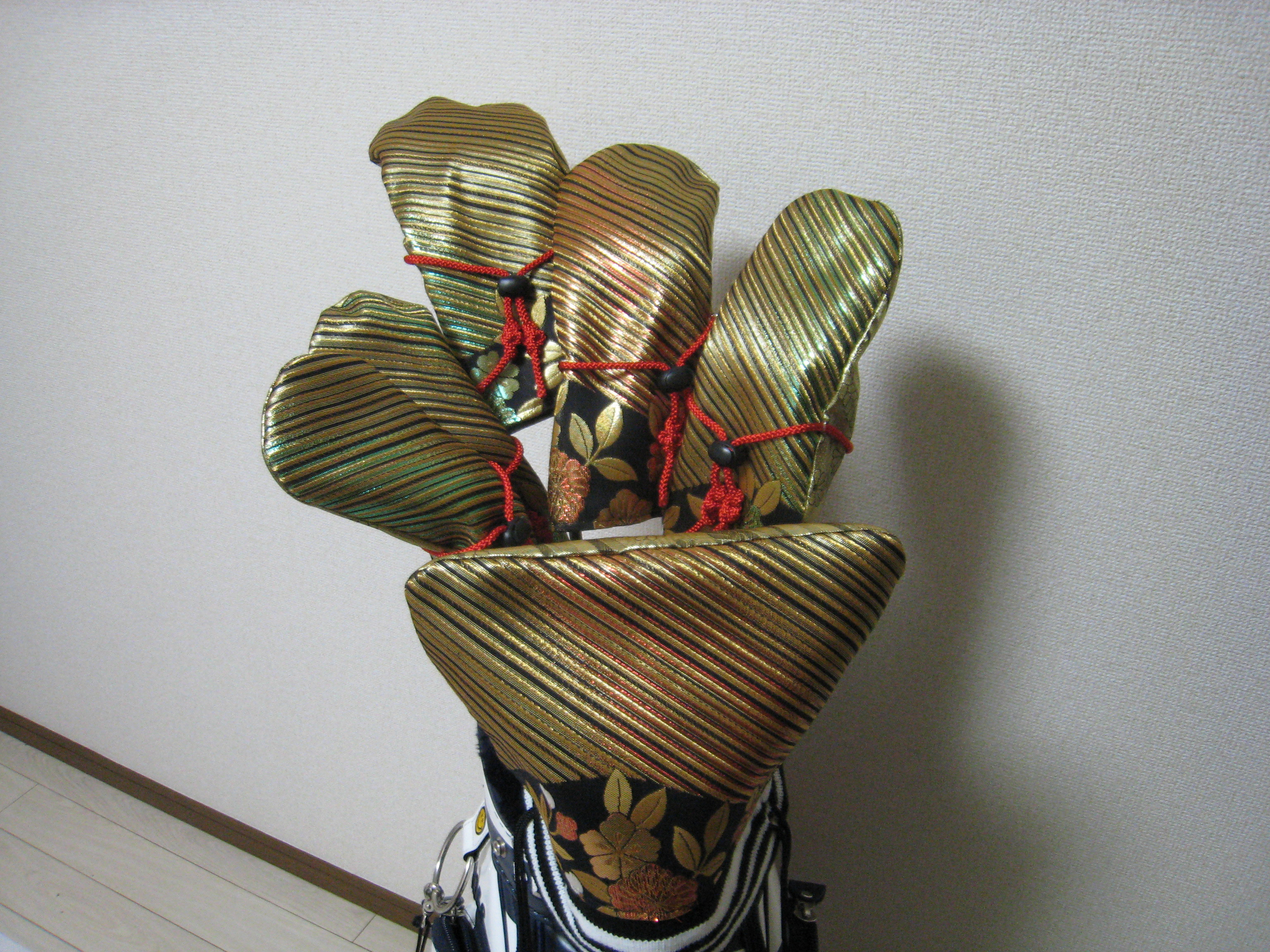 2023-030　『オビカラgolf』ヘッドカバー　ドライバー　ウッド　UT　アイアン用　６点セット　チャーム付き