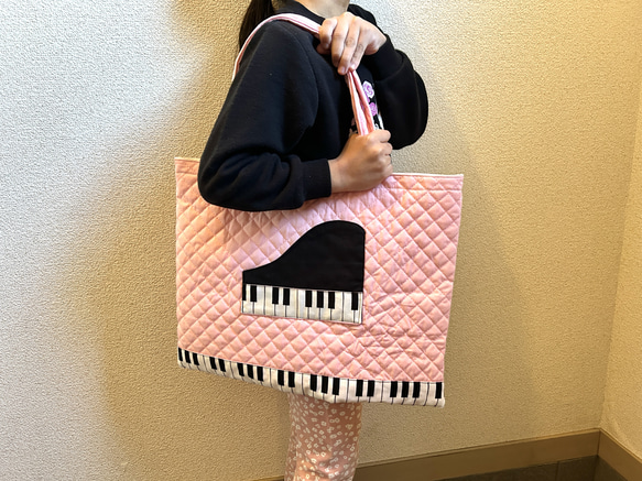 ピアノのレッスンバッグ　ピンク　キルティング　レッスンバッグ　女の子 1枚目の画像