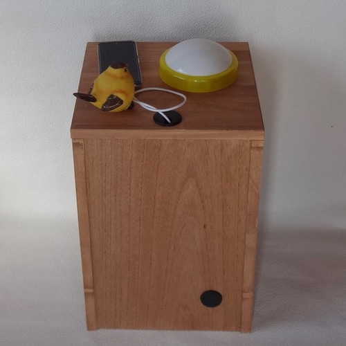 お年玉セール！新作ナイトテーブル、フラワースタンド、電話台