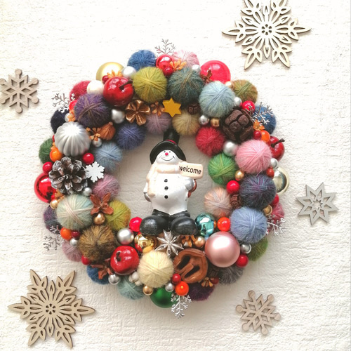 カラフルでにっこり☆毛糸玉のクリスマスリース（中） 毛糸玉