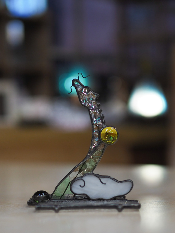 干支シリーズ「辰」ステンドグラス、龍、昇龍、宝珠、置物、ガラス 8枚目の画像