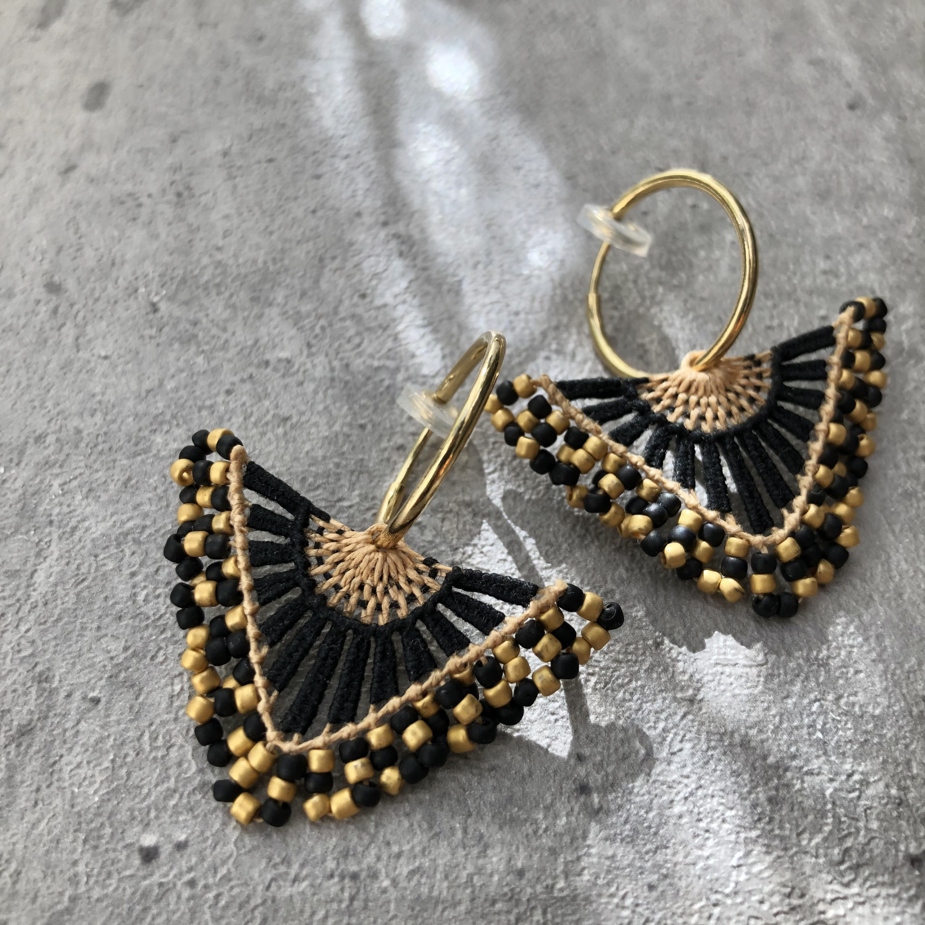 【受注制作】Ñanduti "inverted triangle" earring