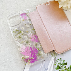 ピンク手帳型押し花スマホケース、紫陽花、かすみ草、全機種対応、iPhone15、iPhone15Pro 1枚目の画像
