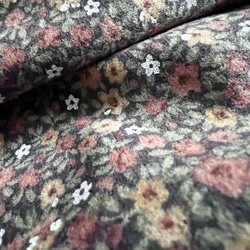 エプロン風起毛ロングスカート　花柄 3枚目の画像