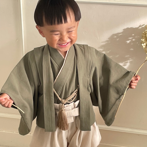 ベビー袴/羽織り付き/男児/カーキグリーン/80〜90サイズ/お祝い/記念日フォト/プレゼント ベビー服 Yui 通販|Creema(クリーマ) 16875563 ベビー袴/羽織り付き/男児/カーキグリーン/80〜90サイズ/お祝い/記念日フォト/プレゼント ベビー服 Yui 通販|Creema(クリーマ) 16875563