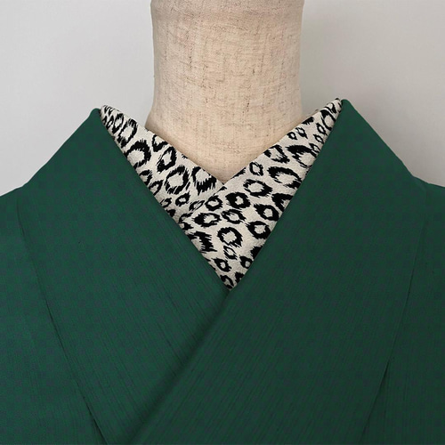 半衿 ちりめん ヒョウ柄 豹 縮緬 半襟 白 黒 モノトーン ユニ