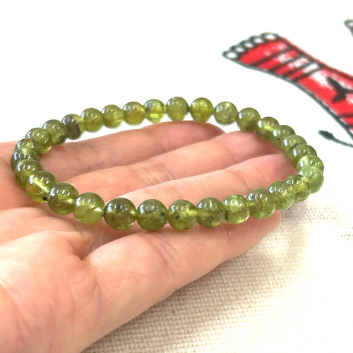 ペリドットの 天然石ビーズブレスレット 8月 誕生石 ペリドット 太陽 厄除け ヒーリング ポジティブ