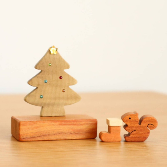 ちょこんと小さなクリスマスツリー　冬の木製季節飾り　国産無垢材使用　＊受注制作　木製置物 9枚目の画像