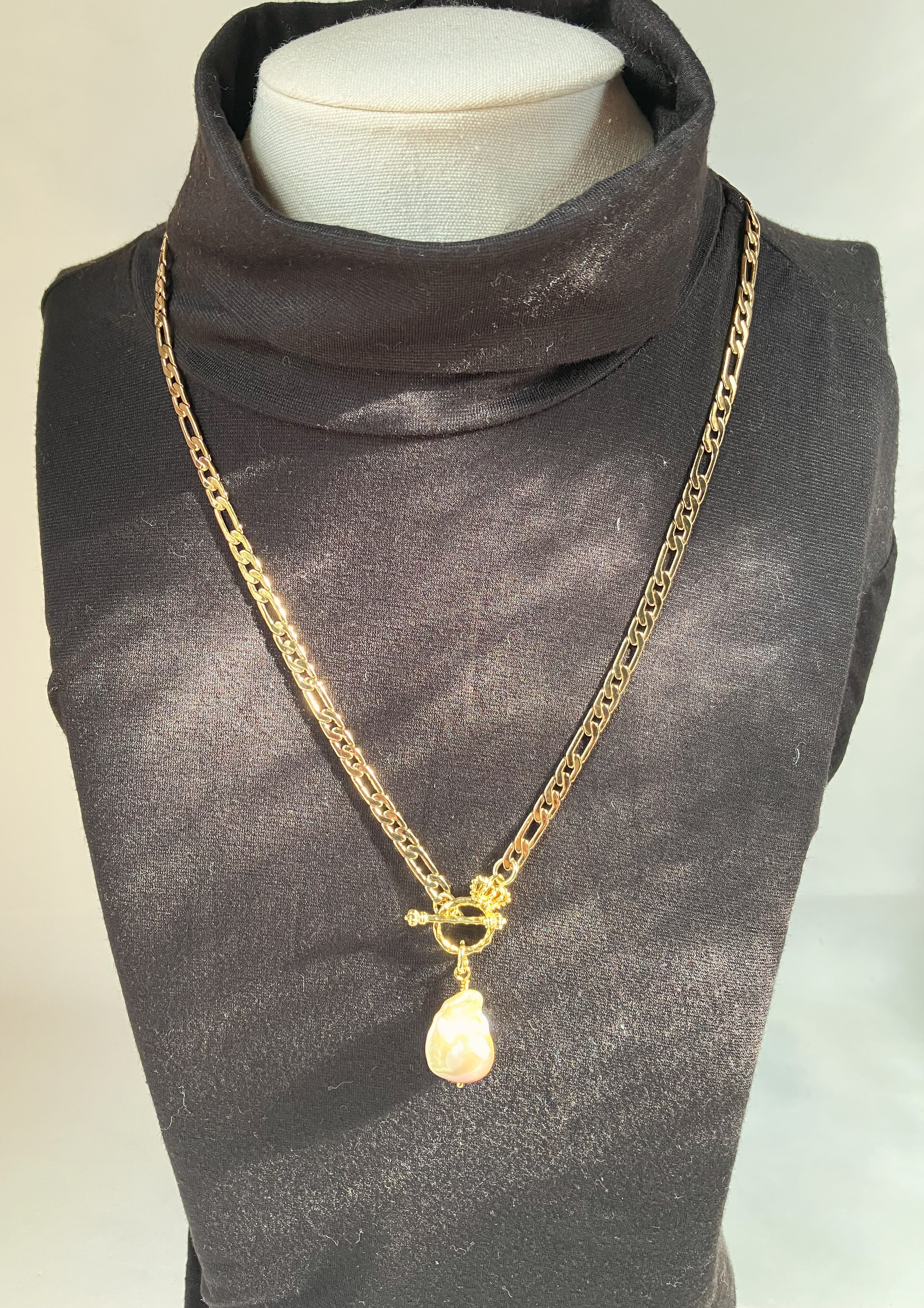 オイスターバロックパールのネックレス　① 7,665円