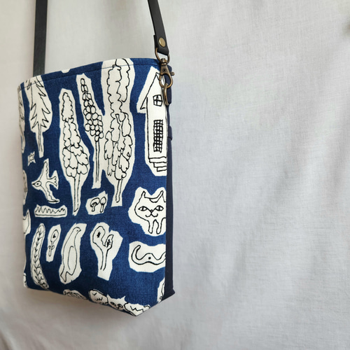 forest lifeのショルダーバッグ ミナペルホネンのファブリックで