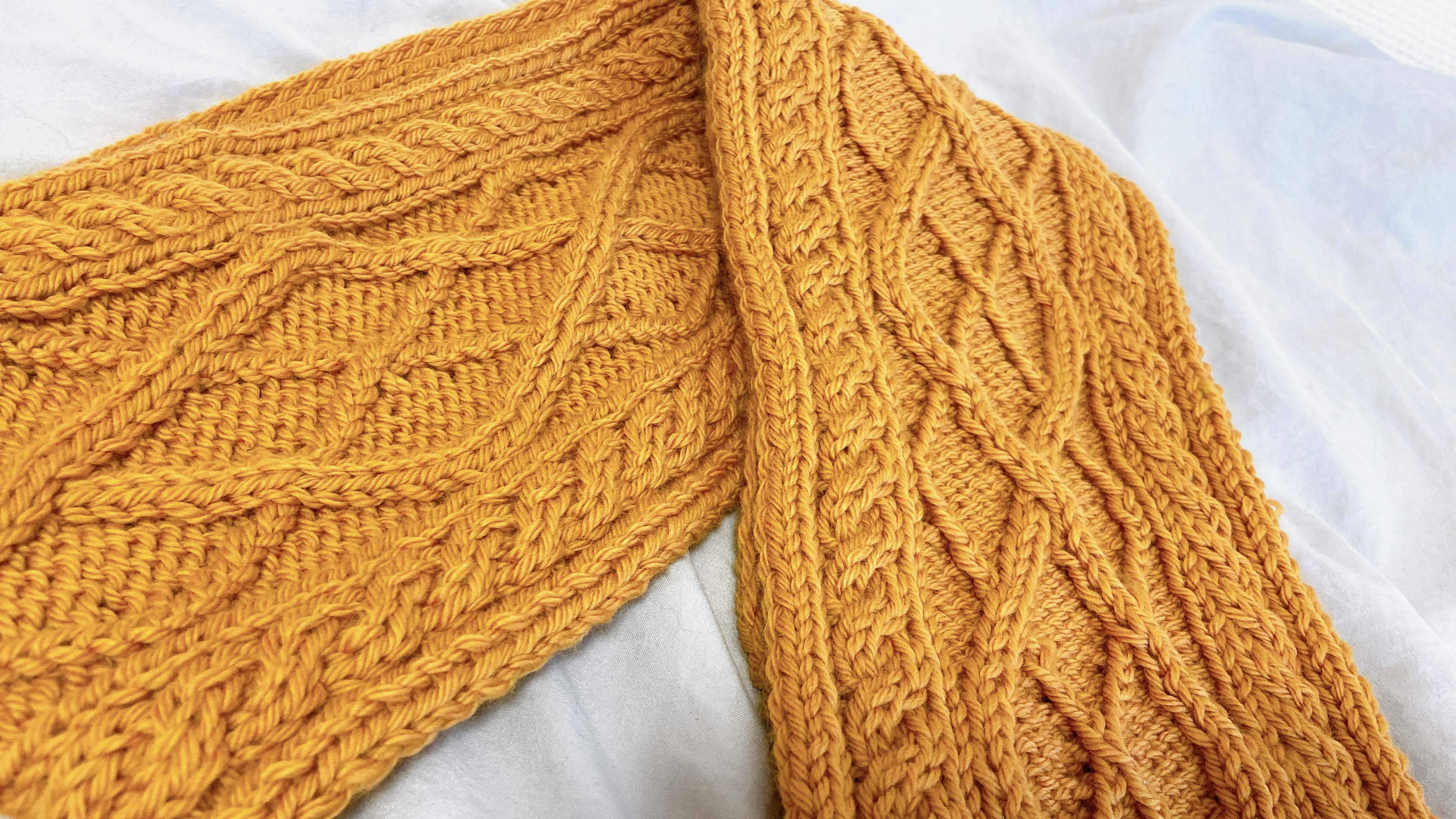 橙色のアランマフラー