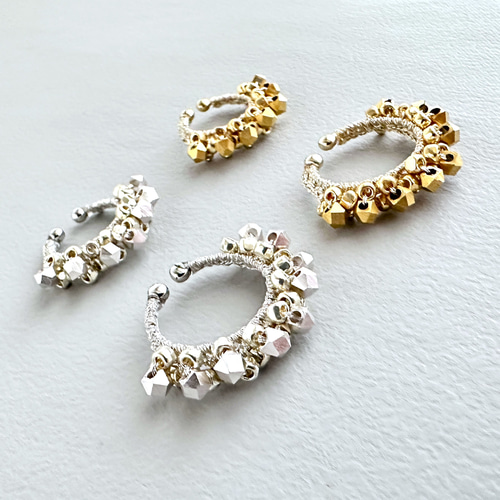 ビーズクロッシェ イヤーカフ （メタルビーズ） イヤーカフ KITTUN