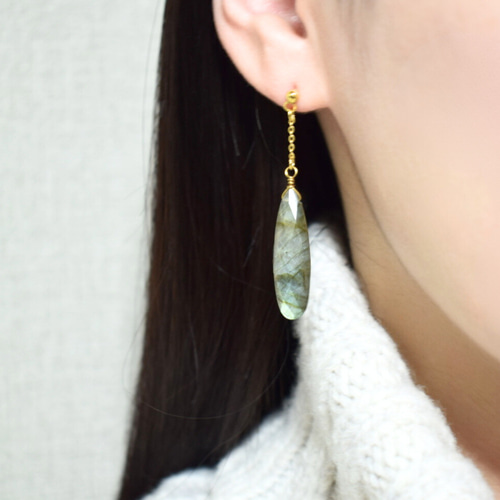 骨格ナチュラル】揺れるロングドロップピアス（イヤリングOK） ピアス