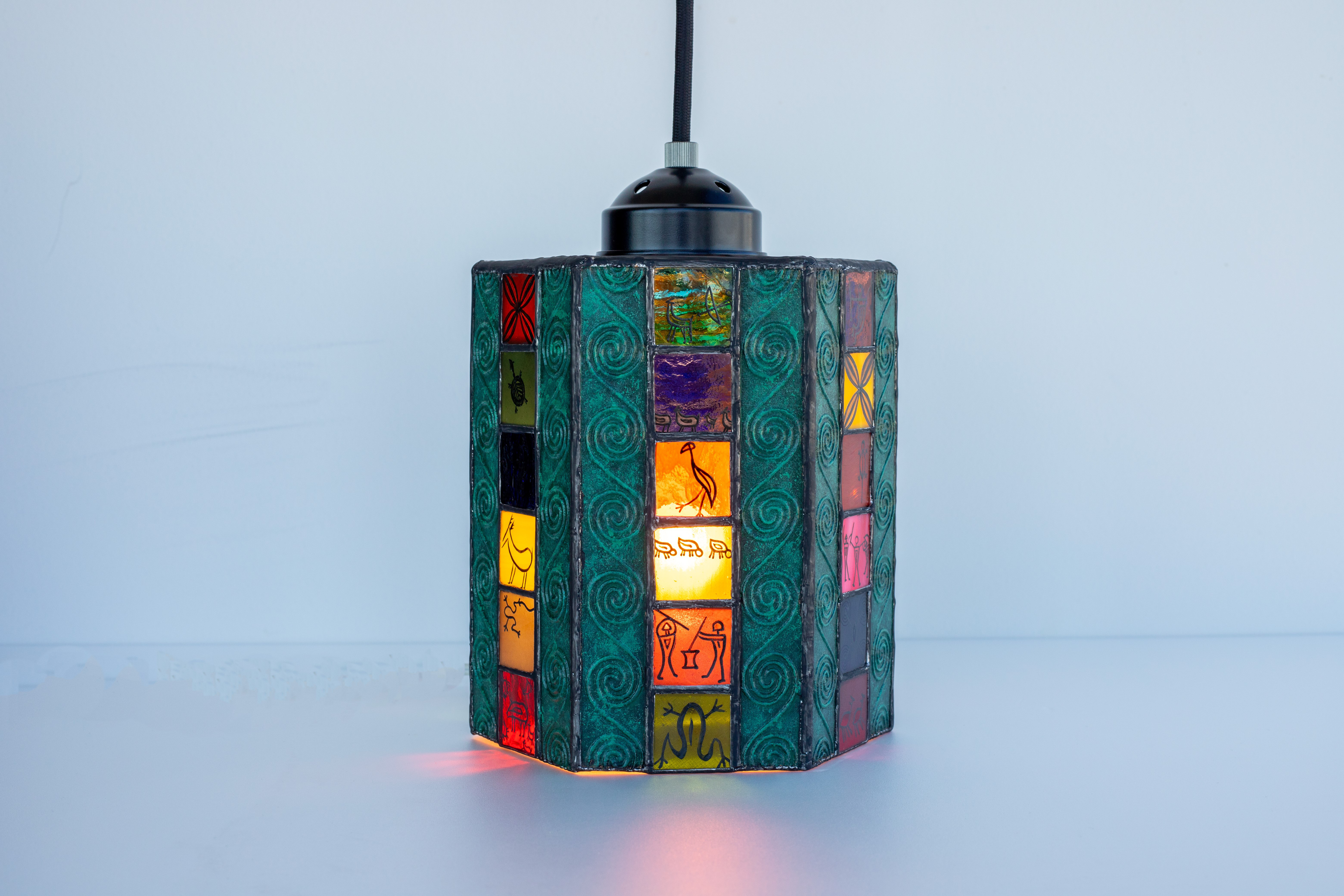 ITONAMIー弥生模様のペンダントライト　～青銅とステンドグラスのコラボ作品～